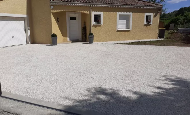 Pose du stabilisateur de gravier, Montélimar, By Aménagement